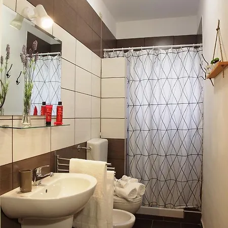 托雷萨拉切纳公寓式酒店