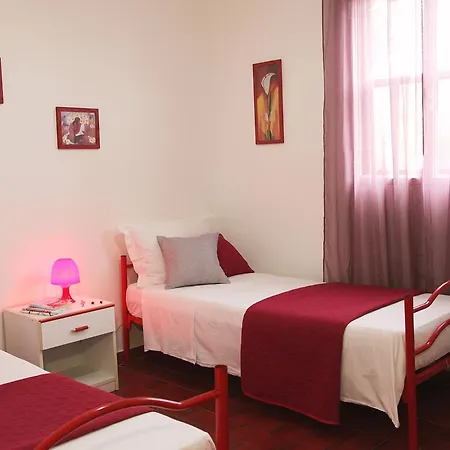 托雷萨拉切纳公寓式酒店 4*