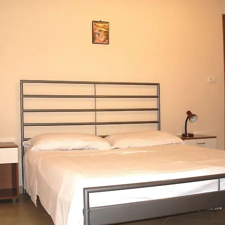 托雷萨拉切纳公寓式酒店